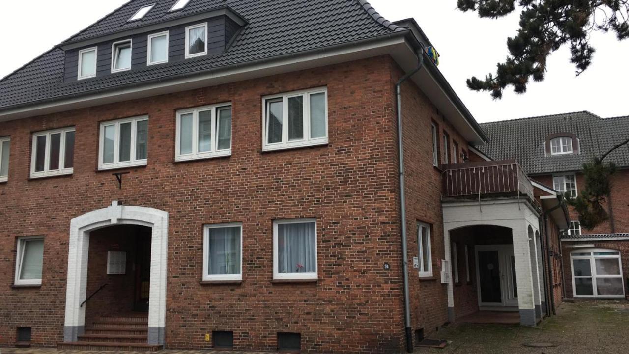 Altes Pastorat Am Husumer Hafen Apartment Husum  Bagian luar foto